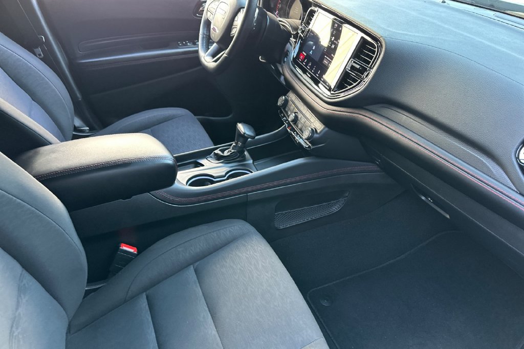 Used 2025 Dodge Durango GT AWD/4WD image 17