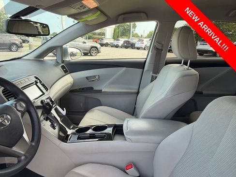 Used 2015 Toyota Venza LE AWD/4WD image 7