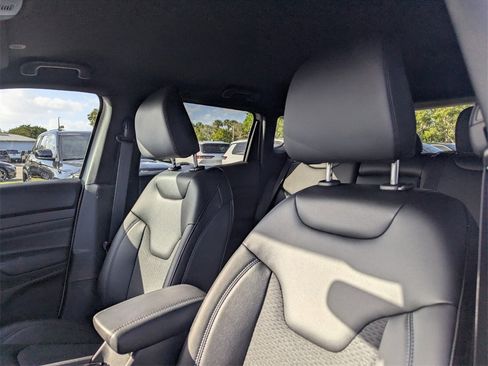 New 2026 Jeep Compass Latitude image 11