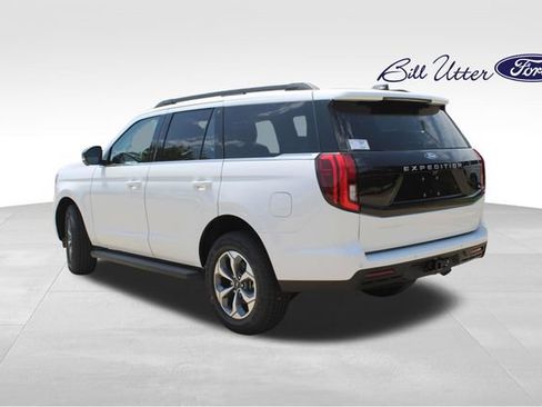 New 2027 Ford Expedition Active RWD image 4