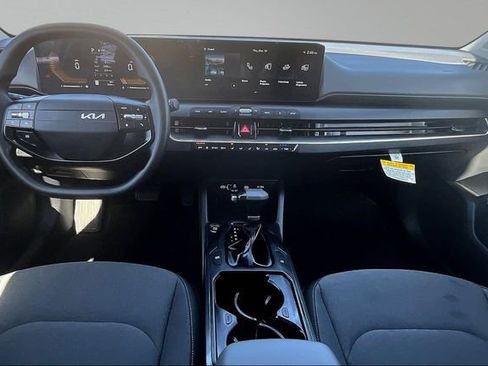Used 2025 Kia K4 LXS image 7