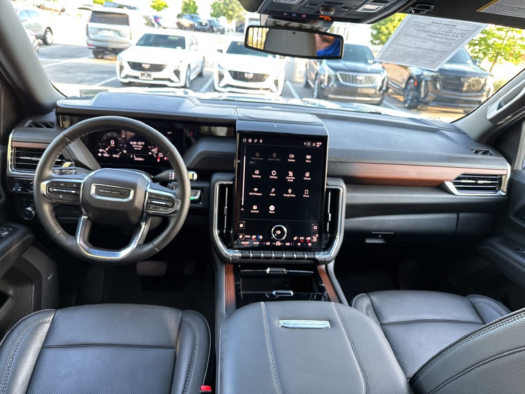 Used 2025 GMC Yukon XL Denali AWD/4WD image 25
