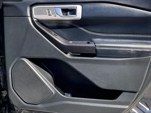 Used 2020 Ford Explorer Limited image 23