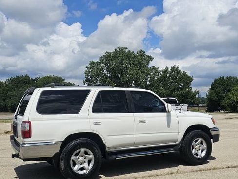 Used 2001 Toyota 4Runner SR5 w/ Upgrade Value Pkg 1 RWD image 4