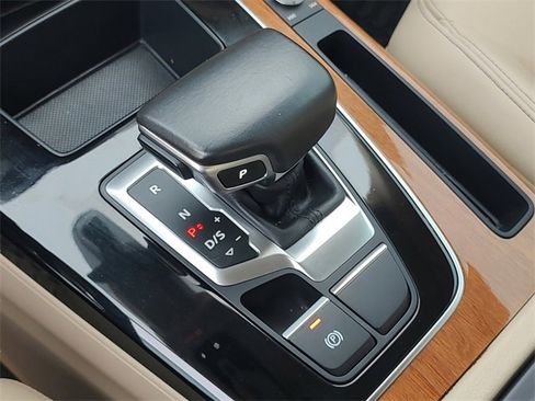 Used 2022 Audi Q5 2.0T Premium w/ Convenience Package image 26