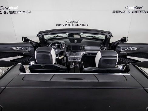 Used 2015 Mercedes-Benz SL 63 AMG w/ Driver Assistance Package image 18