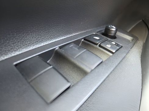 Used 2025 Toyota Corolla LE image 19