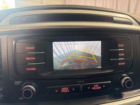 Used 2017 Kia Sorento LX image 27