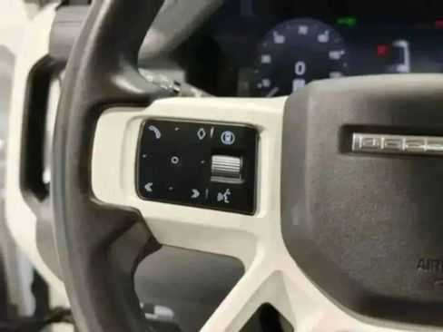 Used 2024 Land Rover Defender 130 S image 41