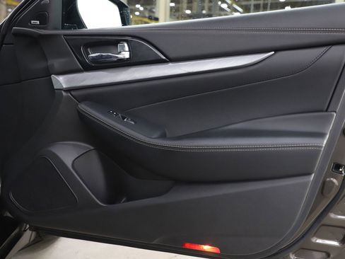 Used 2017 Nissan Maxima 3.5 SL image 9