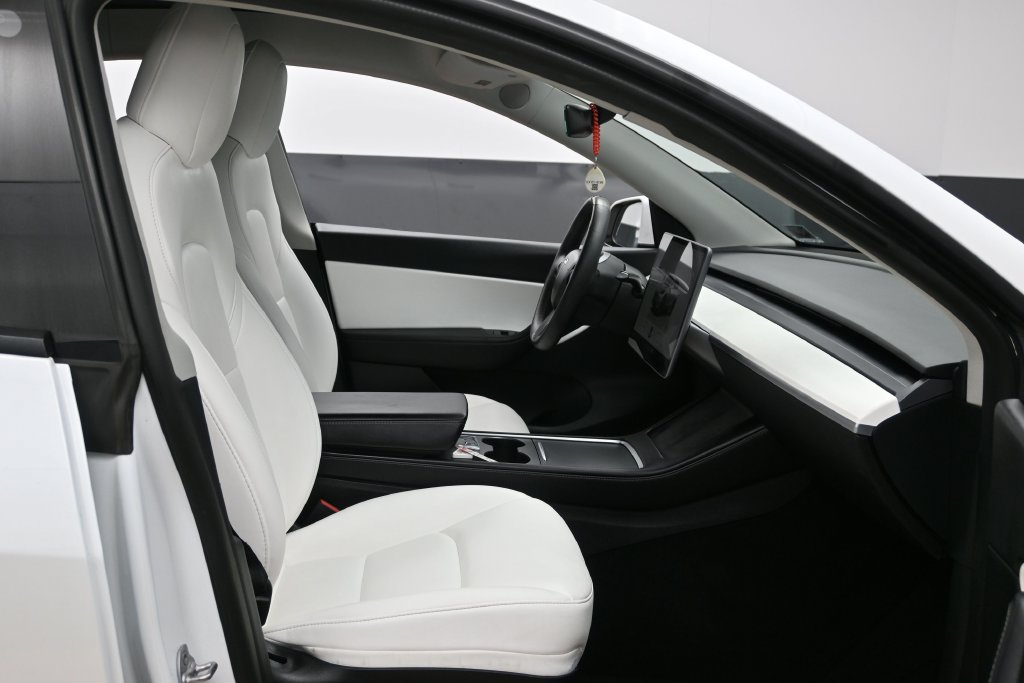 Used 2022 Tesla Model Y Performance AWD/4WD image 27