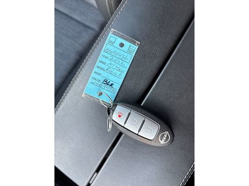 Used 2022 Nissan Rogue S image 36