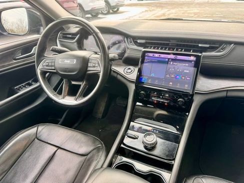 Used 2022 Jeep Grand Cherokee L Limited w/ Luxury Tech Group II image 17