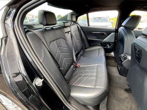 Used 2024 BMW 530i image 27