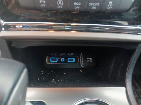 Used 2021 Jeep Grand Cherokee Laredo X image 32