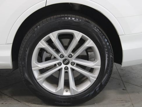 Used 2025 Audi Q7 3.0T Premium Plus AWD/4WD image 17