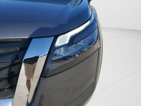 Certified 2025 Nissan Pathfinder SV AWD/4WD image 42