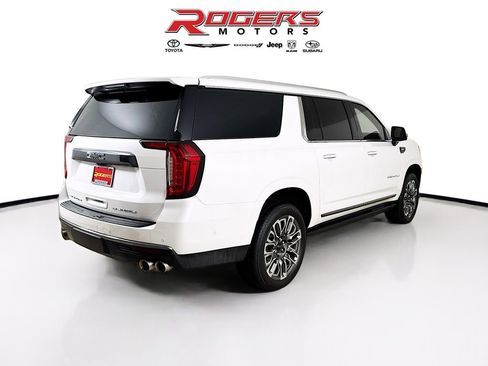 Used 2023 GMC Yukon XL Denali Ultimate image 8