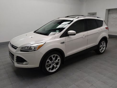 Used 2015 Ford Escape Titanium w/ Equipment Group 301A AWD/4WD image 2