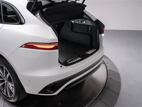 New 2026 Jaguar F-PACE R-Dynamic S AWD/4WD image 32