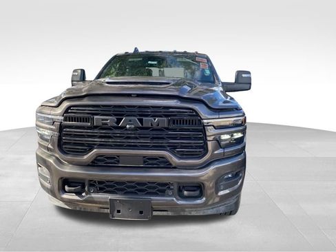 Used 2025 RAM 2500 Laramie AWD/4WD image 2