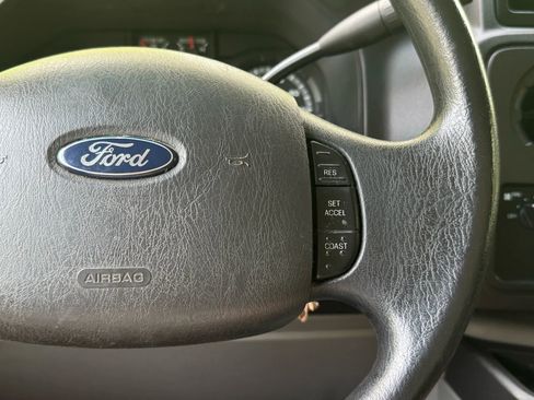 Used 2015 Ford E-350 and Econoline 350 Super Duty image 14