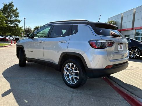 Used 2025 Jeep Compass Limited AWD/4WD image 8