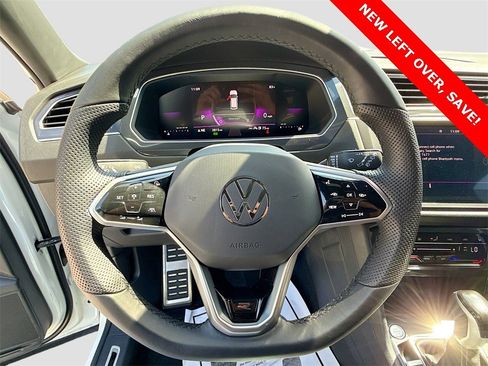 Used 2024 Volkswagen Tiguan SE R-Line image 11