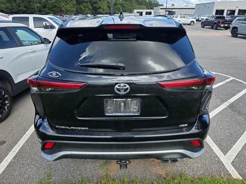 Used 2023 Toyota Highlander XSE FWD image 3