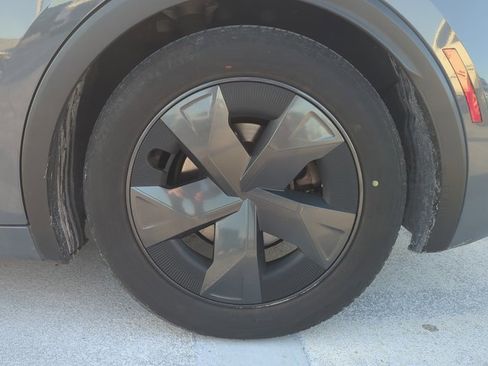 Certified 2024 Toyota Prius LE image 8