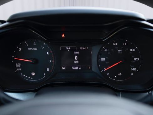 Used 2024 Chevrolet Trax LS w/ LS Convenience Package image 4