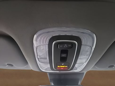 Used 2025 Hyundai Elantra SEL FWD image 38