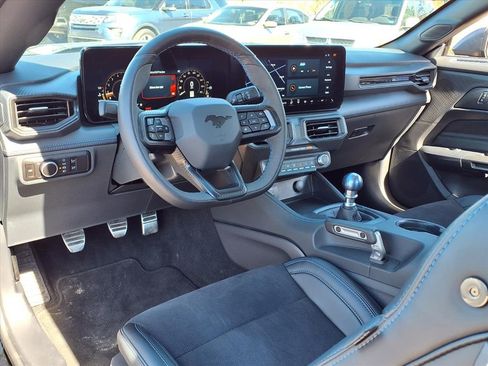 Used 2025 Ford Mustang Dark Horse image 19