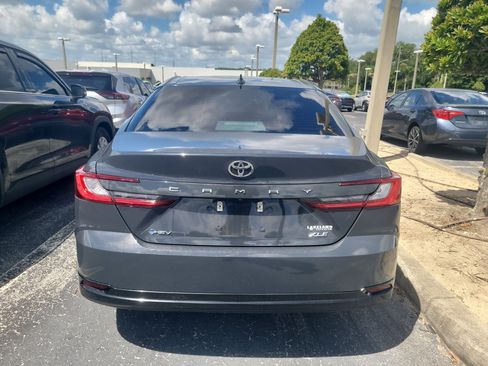 Used 2025 Toyota Camry XLE FWD image 3