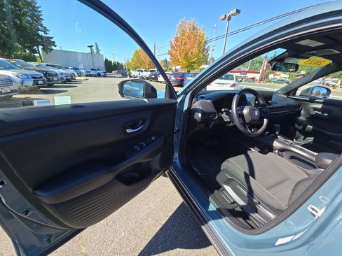 Used 2025 Honda HR-V Sport image 20