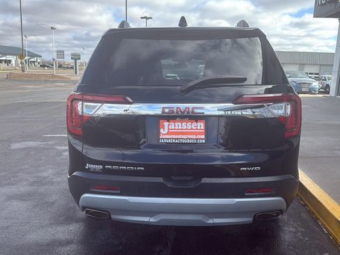Used 2023 GMC Acadia SLT image 3