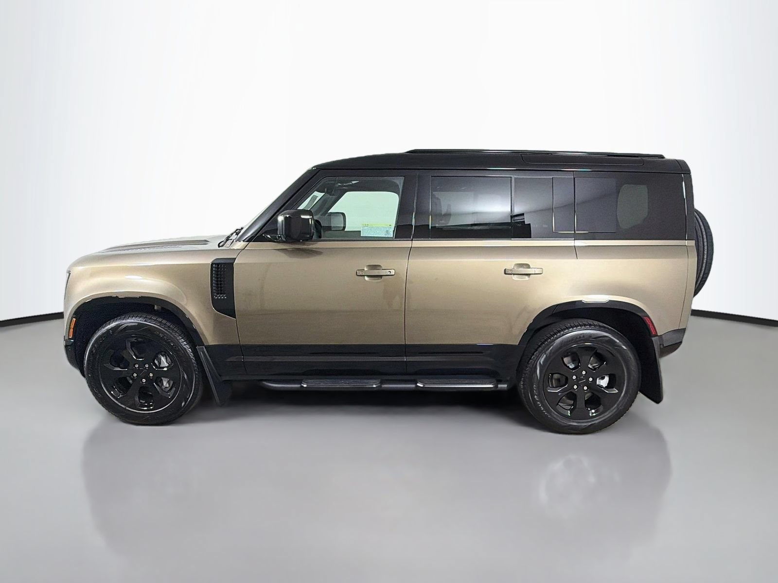 New 2026 Land Rover Defender 110 X-Dynamic SE AWD/4WD image 2
