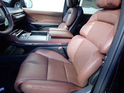 New 2025 Lincoln Navigator Reserve image 38