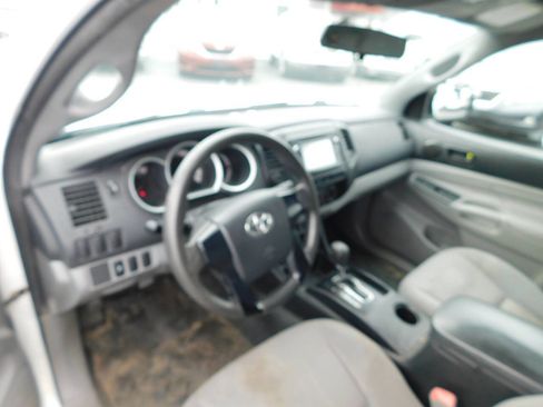 Used 2014 Toyota Tacoma 2WD Access Cab image 14