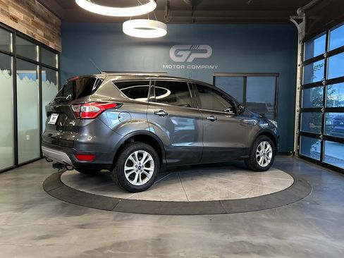 Used 2017 Ford Escape SE AWD/4WD image 3
