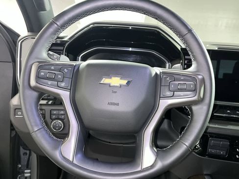 Used 2023 Chevrolet Silverado 1500 High Country w/ Technology Package AWD/4WD image 16
