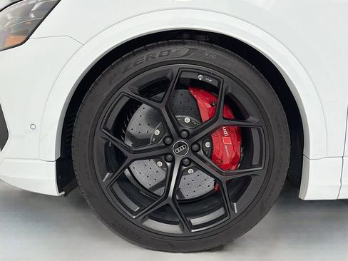 Certified 2025 Audi RS Q8 performance image 34