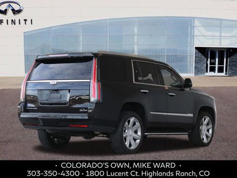 Used 2019 Cadillac Escalade Luxury image 6