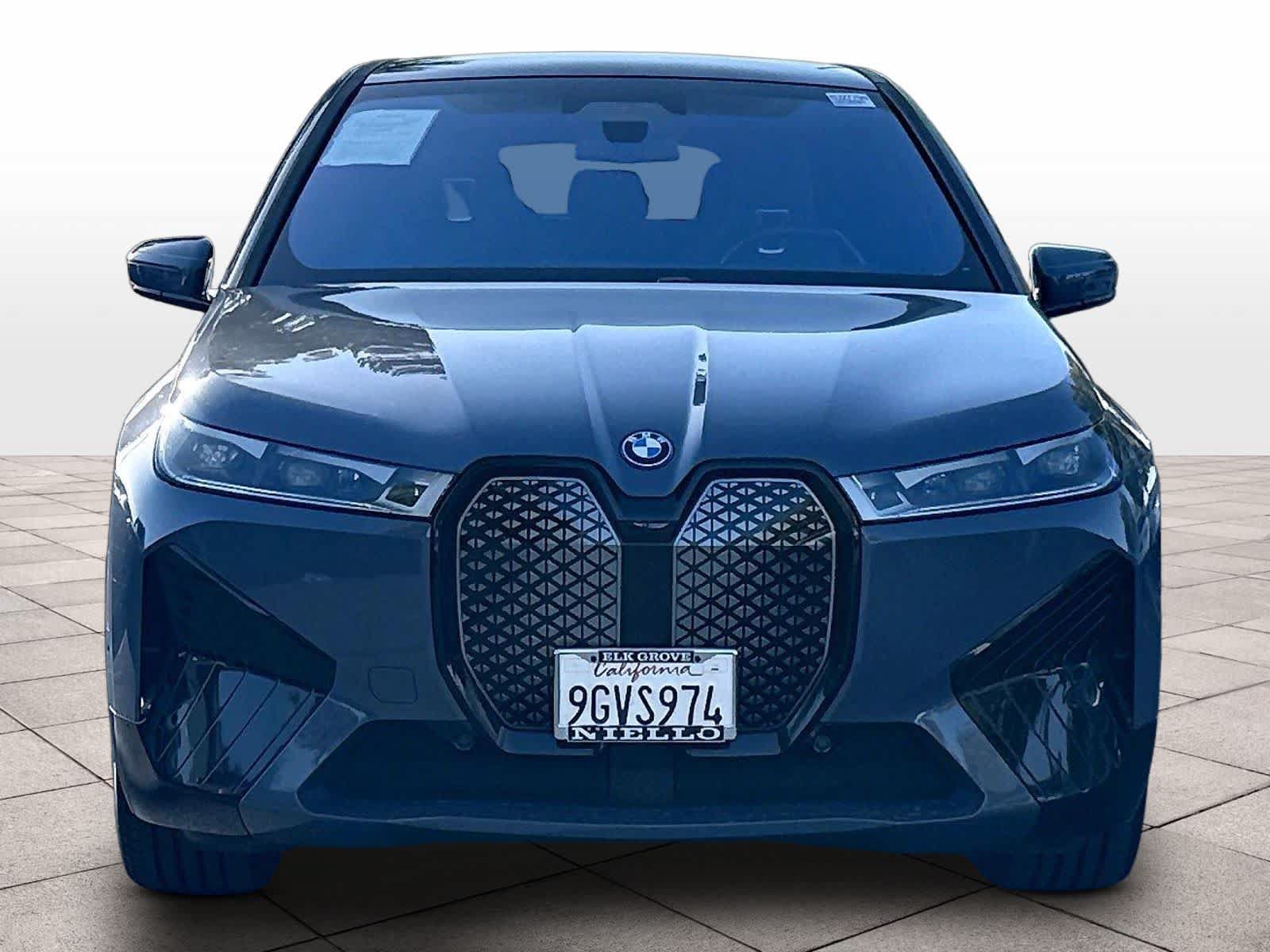 Used 2023 BMW iX xDrive50 w/ Sport Package AWD/4WD image 2