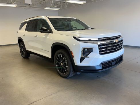 New 2026 Chevrolet Traverse LT w/ Sun and Wheel Package image 5