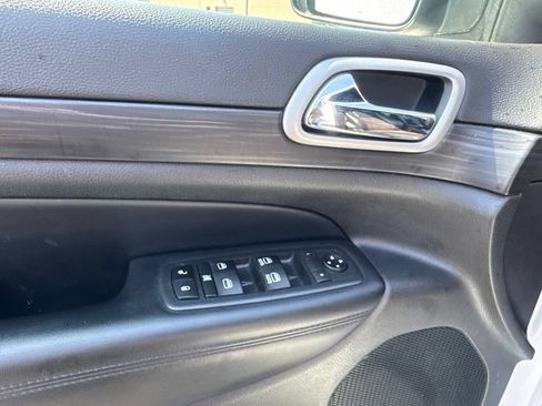 Used 2020 Jeep Grand Cherokee Laredo w/ Quick Order Package 2BN North AWD/4WD image 11