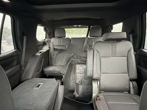 Used 2021 Chevrolet Tahoe RST w/ Luxury Package RWD image 13