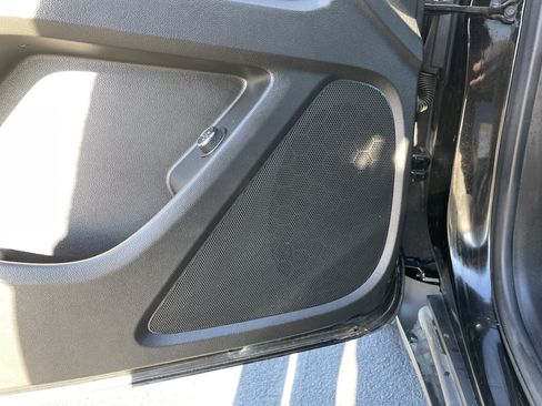 Used 2020 Chevrolet Traverse LT w/ Driver Confidence II Package image 21