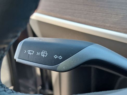 Used 2023 Tesla Model Y Long Range AWD/4WD image 26