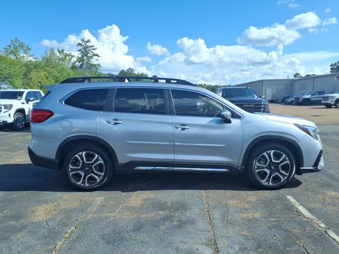 Used 2023 Subaru Ascent Limited w/ Technology Package AWD/4WD image 3